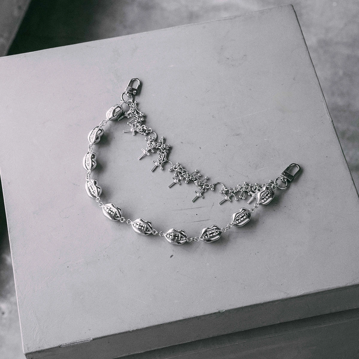 HANA Members' Collection “Wallet chain” by CHIKA