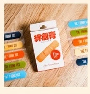 絆創膏